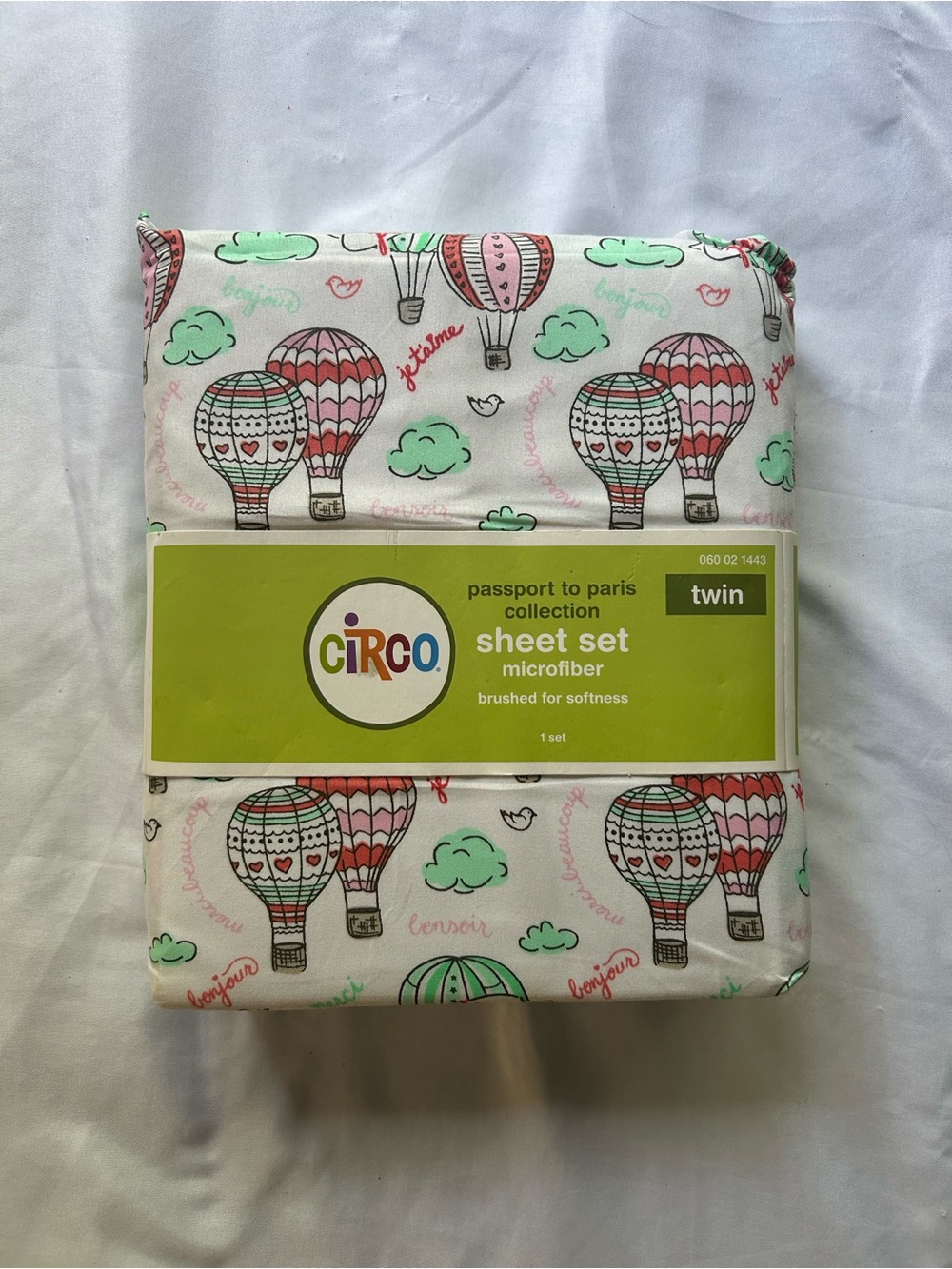 Circo Twin Microfiber Sheet Set in White with Pink and Mint Hot Air Balloons